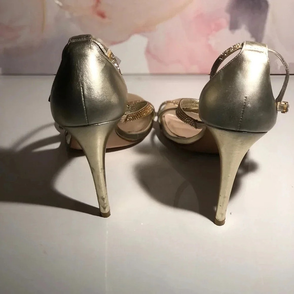 ! Stuart Weitzman
Gold Surreal Jewel-detailed Crisscross Sandal -- Size … - Picture 3 of 7